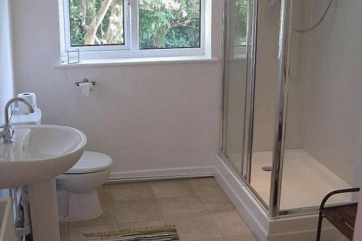 Gîte pour 3 personnes, avec jardin et terrasse à Glastonbury - 4