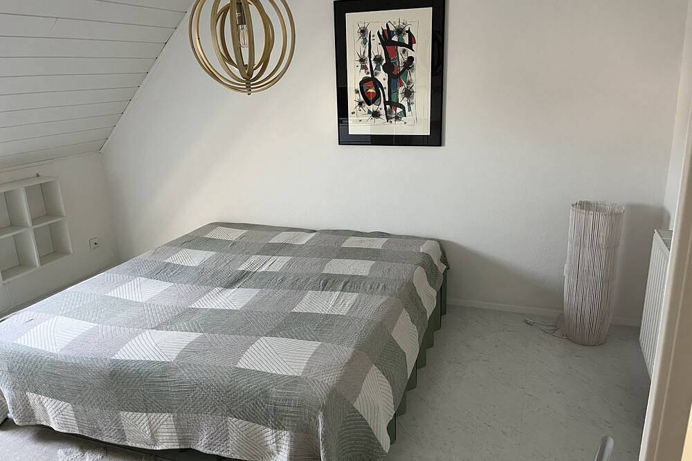 Ganze Wohnung, Familienfreundliche Maisonette-Wohnung mit sehr guter Anbindung in Dingolfing, Ostbayern