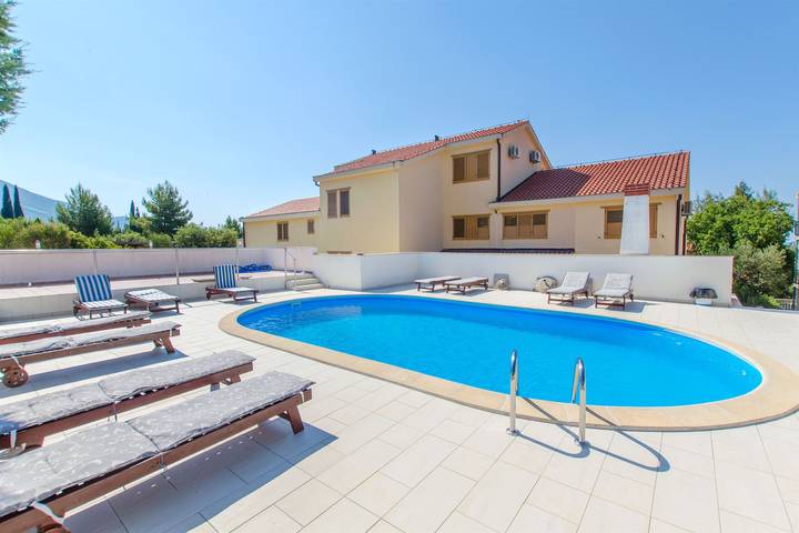 Ferienwohnung für 3 Personen, mit Pool und Sauna in Orebic