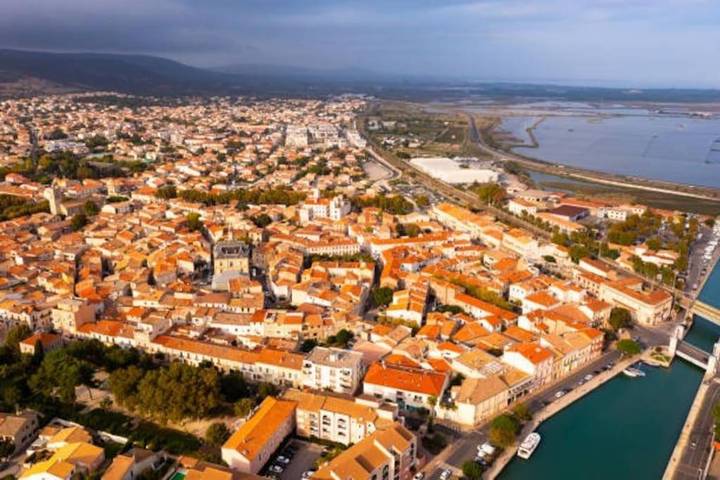 Gîte pour 5 personnes, avec piscine ainsi que terrasse et vue, animaux acceptés dans Plage des Aresquiers - 3