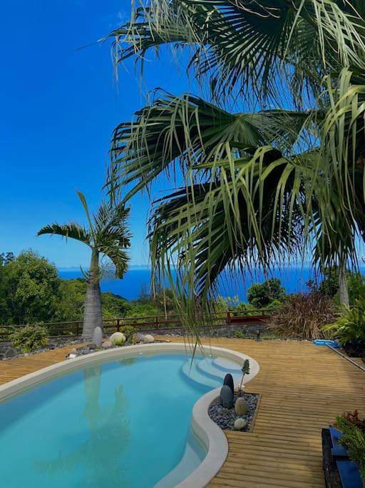Gîte pour 2 personnes, avec jacuzzi ainsi que jardin et piscine dans Le Saint-Bernard