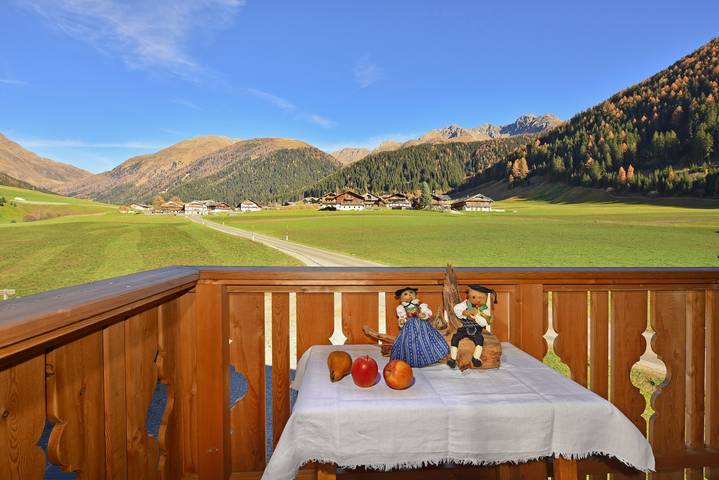 Apartamento inteiro, Apartamento 'Feldererhof Gsies Apt Almenblick' com vista montanha, jardim e Wi-Fi in Villgratener Berge, Valle di Casies