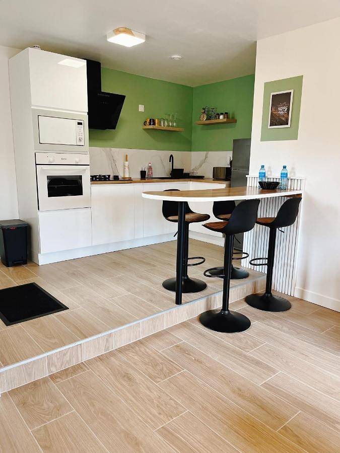 Gîte pour 2 personnes, avec terrasse dans Torcenay