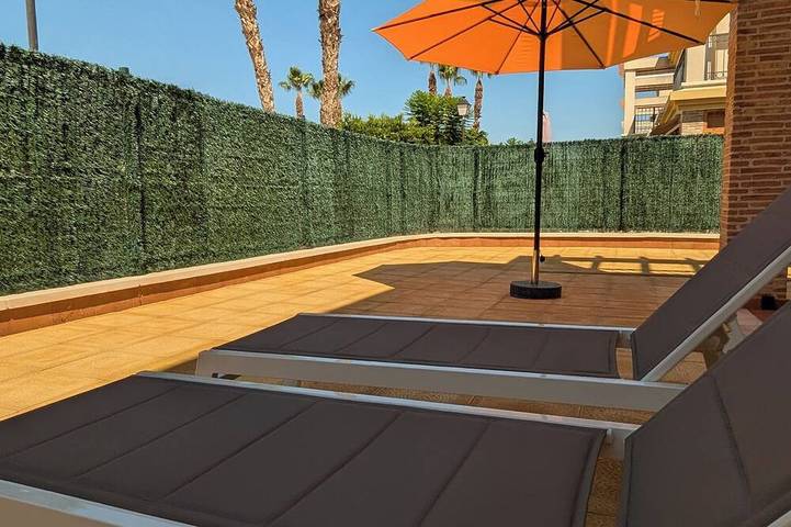 Ferienhaus für 4 Personen, mit Pool und Terrasse