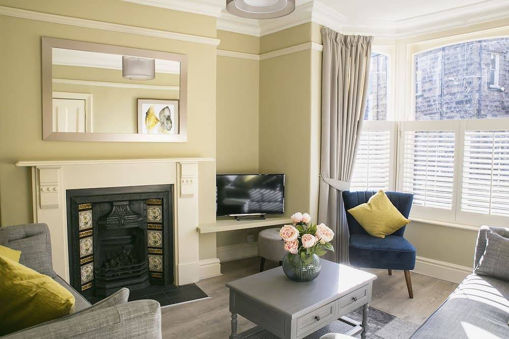 Deluxe 4 bedroom town house in Nidderdale AONB