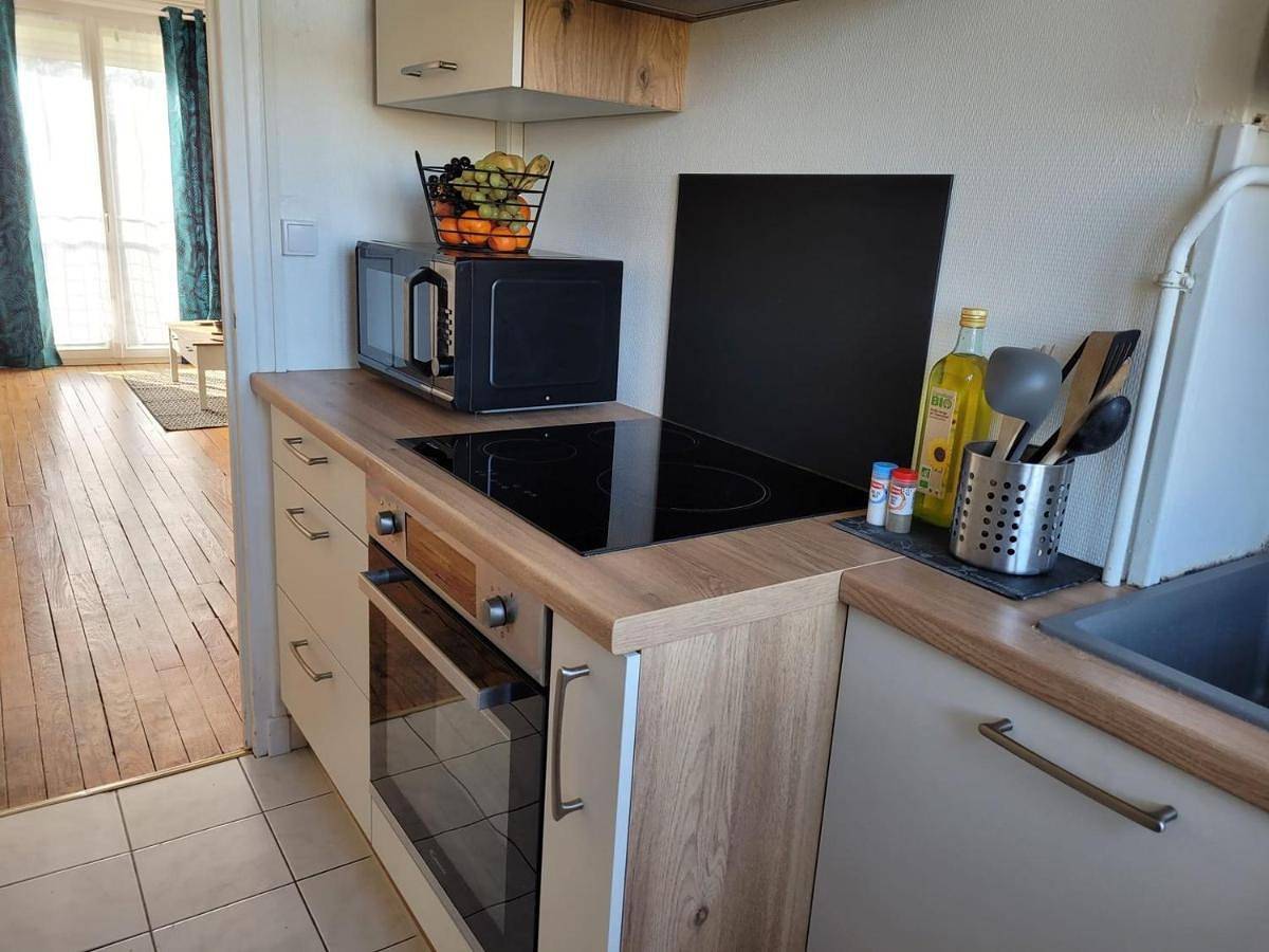 Appartement entier, Three-Bedroom Apartment in Compiègne, Oise