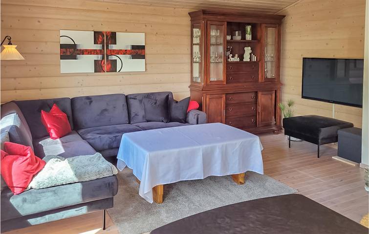 Ferienhaus für 8 Personen mit Terrasse in Lyngdal