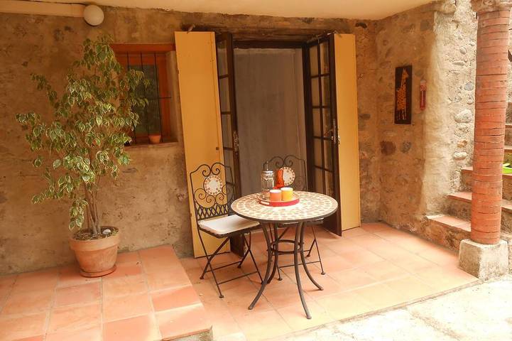 Gîte pour 2 personnes, avec Terrasse à Vivès