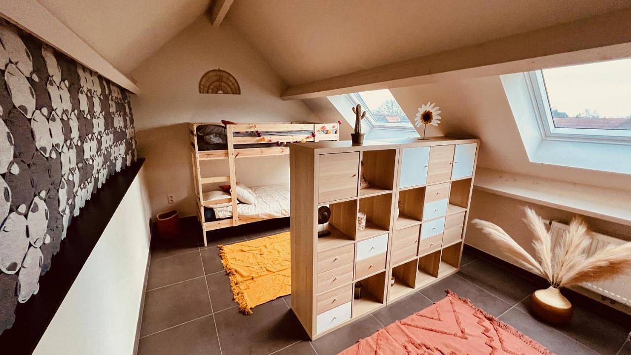 Appartement entier, Becosy Triplex chic et moderne style Loft in Belœil, Hainaut