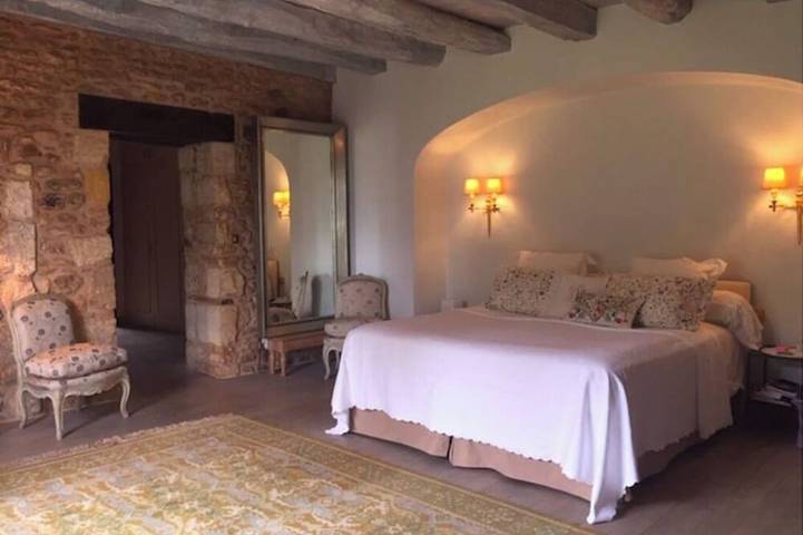 Location de vacances pour 12 personnes, avec terrasse et jardin à Journiac - 2