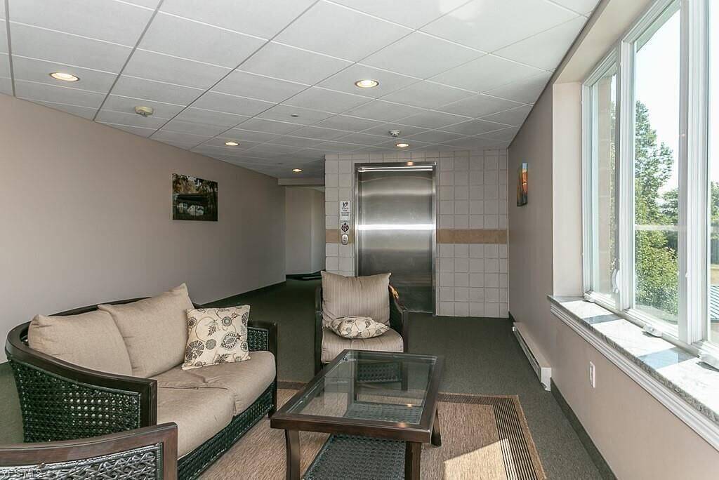 Ganze Wohnung, Lakefront Condo mit eigenem Strand und Innenpool! in Geneva-on-the-Lake, Ashtabula County