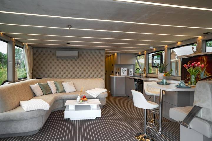 Ferienwohnung für 4 Personen, mit Terrasse und Sauna sowie Seeblick und Ausblick