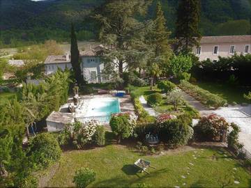 Maison d’hôte pour 2 personnes, avec jardin ainsi que jacuzzi et piscine à Le Poujol-sur-Orb