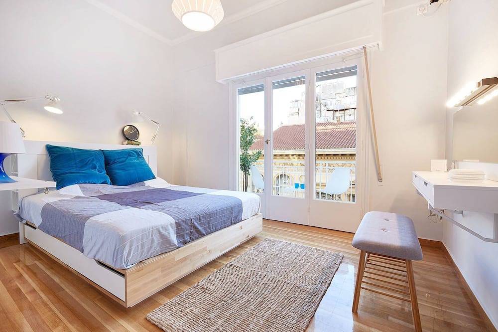 Entire apartment, Spacious elegant 3 bedroom apartment in the heart of Athens in Central Section of Athens, Athens