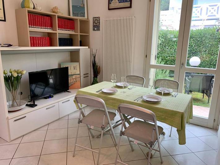 Appartamento per 5 persone, con Giardino e Panorama a Punta Marina
