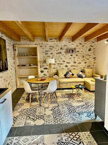 Gîte pour 4 personnes, avec balcon, animaux acceptés à Alba-la-Romaine