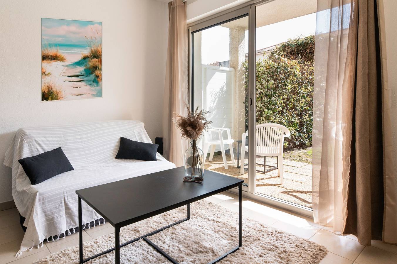 Apartamento entero, Apartamento 'Chez Lena' a 100 m del mar, piscina compartida, Wi-Fi y aire acondicionado in Poggio-Mezzana, Región de Corte