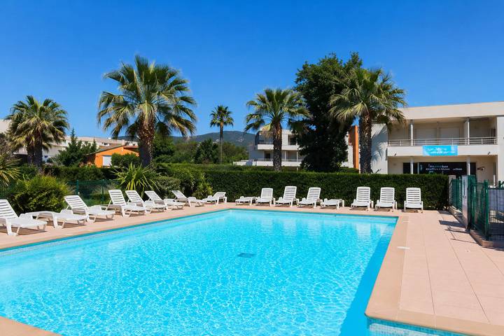 Gîte pour 4 personnes, avec jardin et terrasse, animaux acceptés dans Port de Cannes Marina - 2
