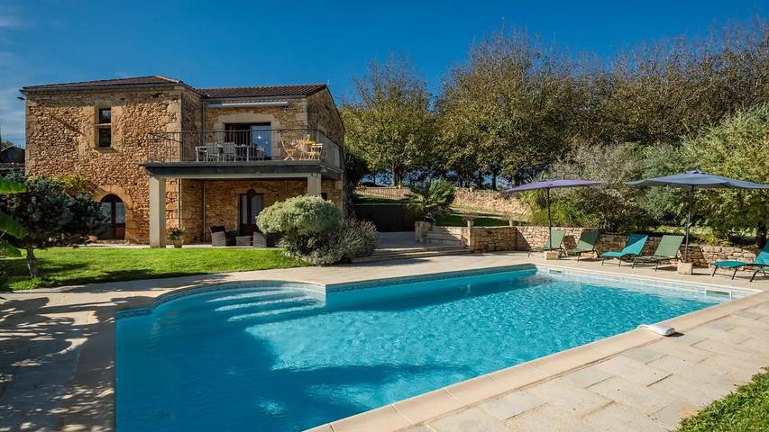 Location de vacances pour 9 personnes, avec Balcon et Terrasse ainsi que Jardin et Piscine à Mazeyrolles - 2