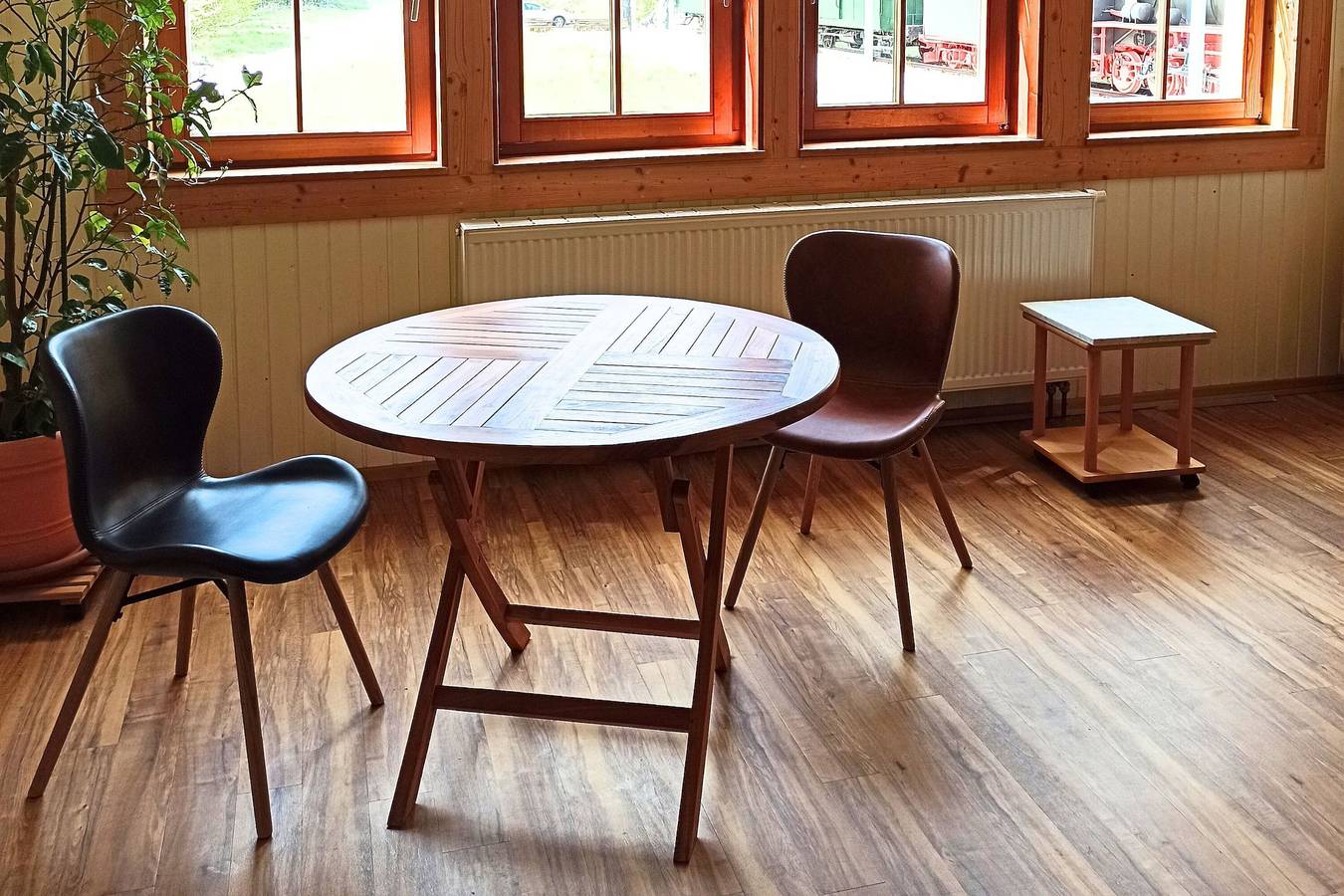 Ganze Wohnung, Ferienwohnung 'Sonnenzimmer' mit privater Terrasse und Gemeinschaftsgarten in Bad Waldsee, Region Bodensee-Oberschwaben