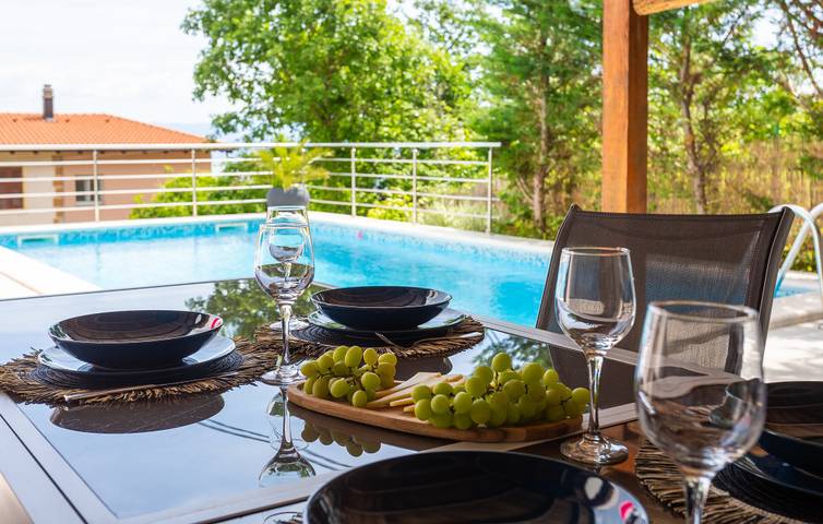 Villa für 15 Personen, mit Terrasse und Garten in Lovran - 4