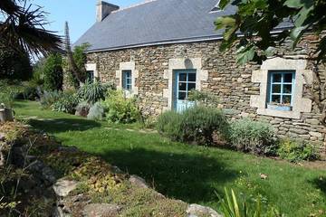 Gîte pour 9 personnes, avec jardin et terrasse à Tréogat