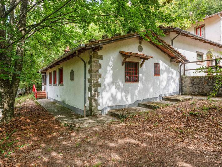 Vintage vacation home in Piteglio, San Marcello Piteglio