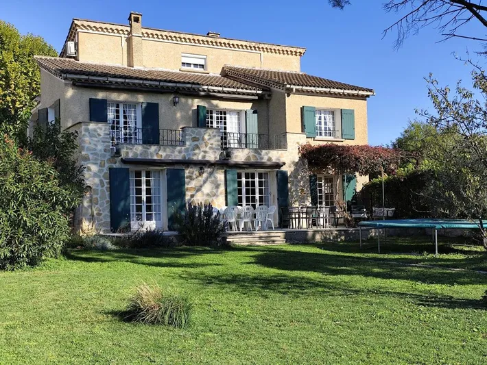 Chalet para 15 personas, con jardín además de vistas y piscina - 1