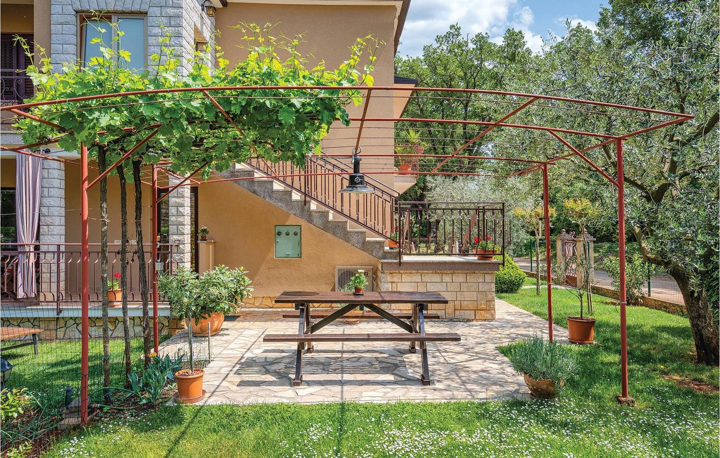 Ganze Ferienwohnung, Gemütliche Ferienwohnung mit WLAN, Klimaanlage und Zugang zur Terrasse in Juricani, Umag und Umgebung