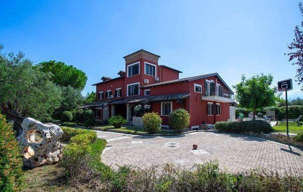 Villa per 20 persone, con piscina e idromassaggio nonché giardino - 1