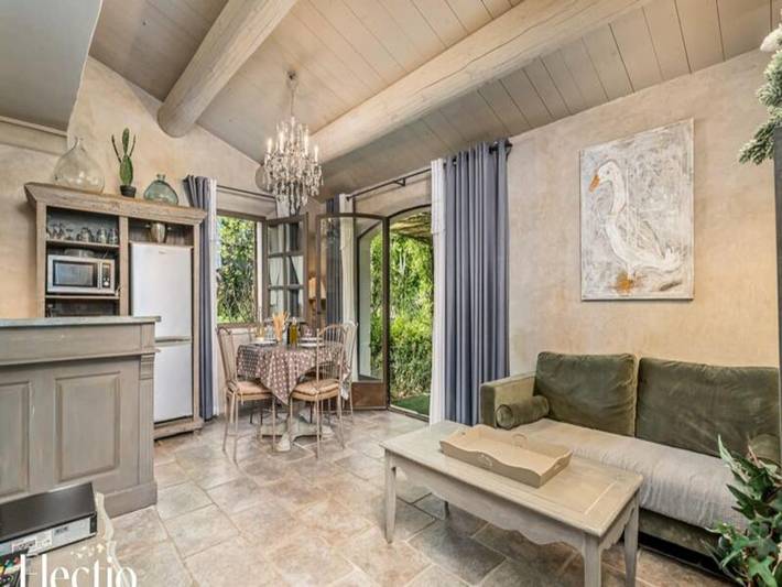 Gîte pour 4 personnes, avec terrasse ainsi que jardin et piscine, animaux acceptés à Oppède - 2