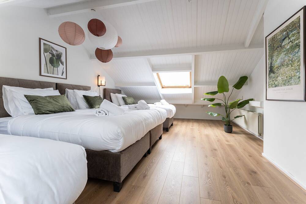 Genießen Sie einen ruhigen Aufenthalt mit viel Platz, modernem Komfort und einer hervorragenden Anbindung an das Stadtzentrum von Tilburg, lokale Sehenswürdigkeiten, Wanderwege und Freizeitaktivitäten in Nordbrabant. in Tilburg, Nordbrabant