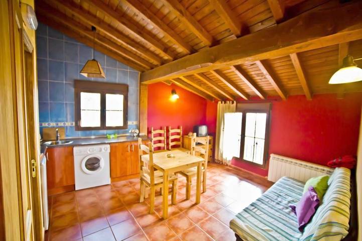 Gîte pour 7 personnes, avec vue et terrasse, animaux acceptés à Mogarraz - 2