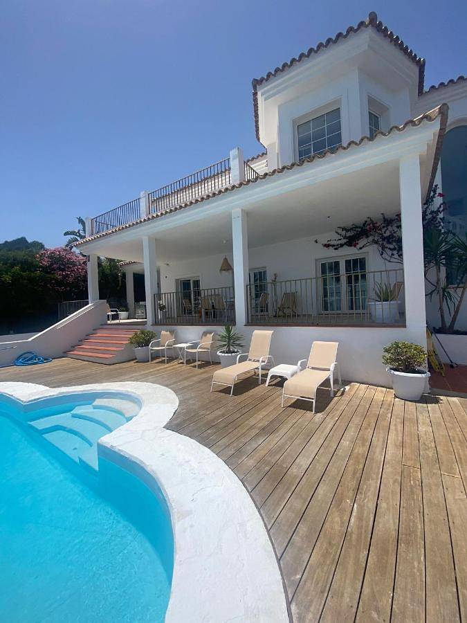 Casa rural para 12 personas, con Balcón y Terraza además de Jardín y Piscina en La Línea de la Concepción