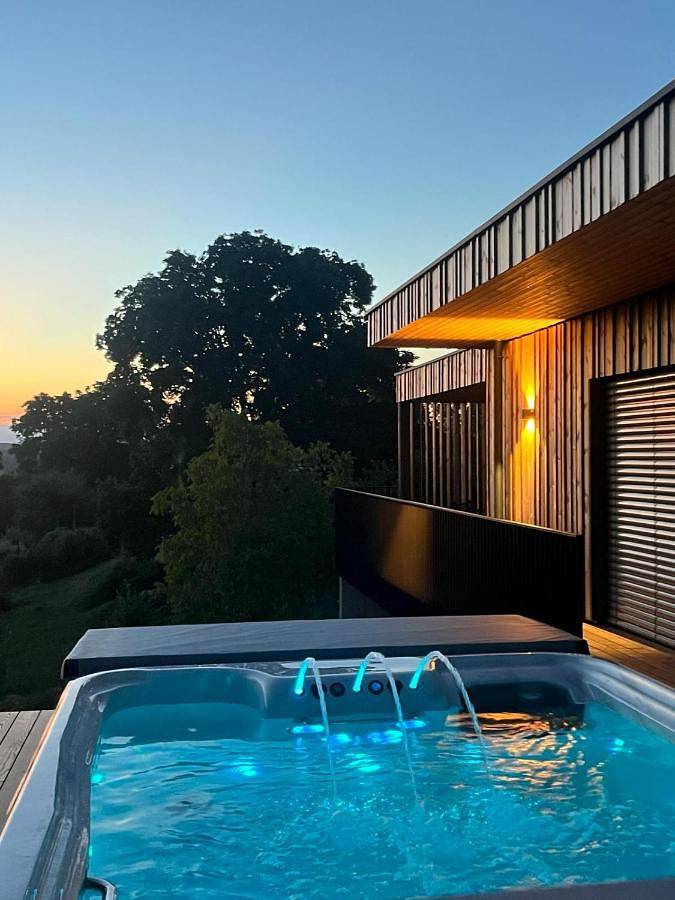 Ferienhaus für 5 Personen, mit Balkon und Whirlpool sowie Terrasse und Garten im Südburgenland