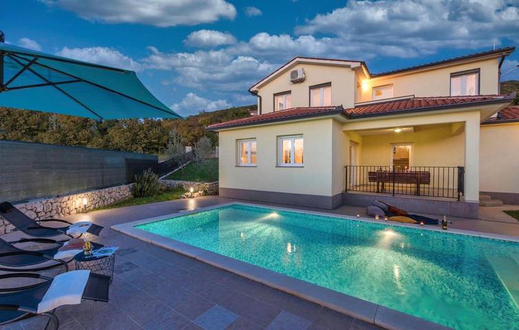 Ferienhaus für 8 Personen, mit Balkon und Garten in Istrien