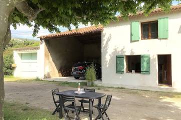 Gîte pour 4 personnes, avec terrasse et jardin à Orgone