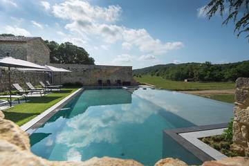 Gîte pour 2 personnes, avec jardin ainsi que piscine et terrasse à Verfeuil
