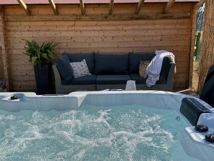 Casa rural en la montaña con jacuzzi privado in Montagut y Oix, Garrotxa