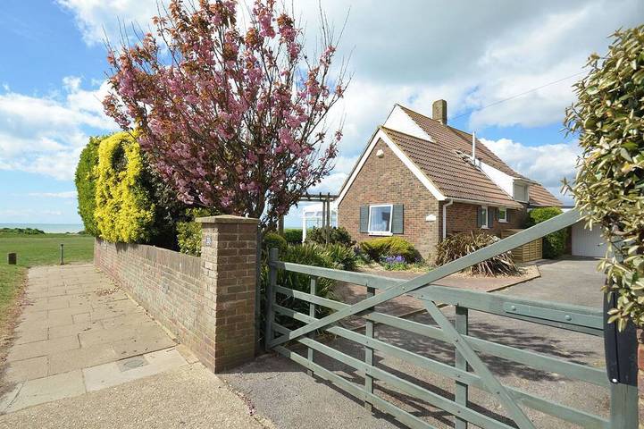 Cottage for 6 people, with garden, with pets in Rustington