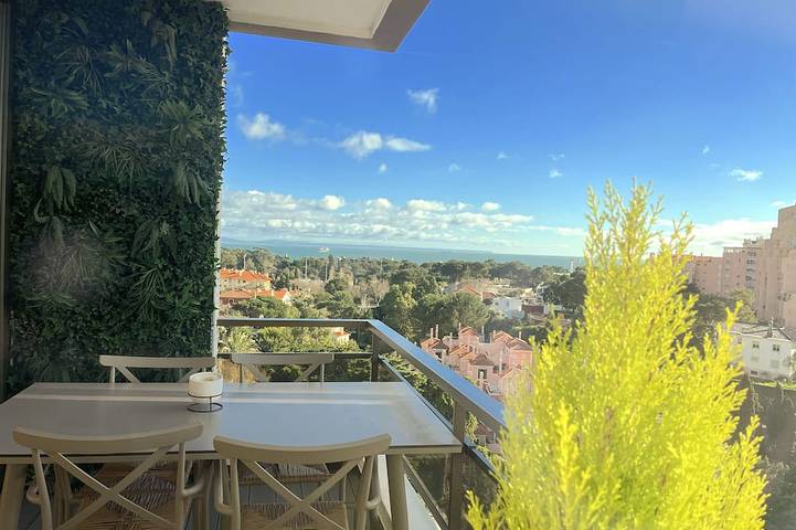 Vacation rental for 6 people, with pool and balcony as well as hot tub in Cascais