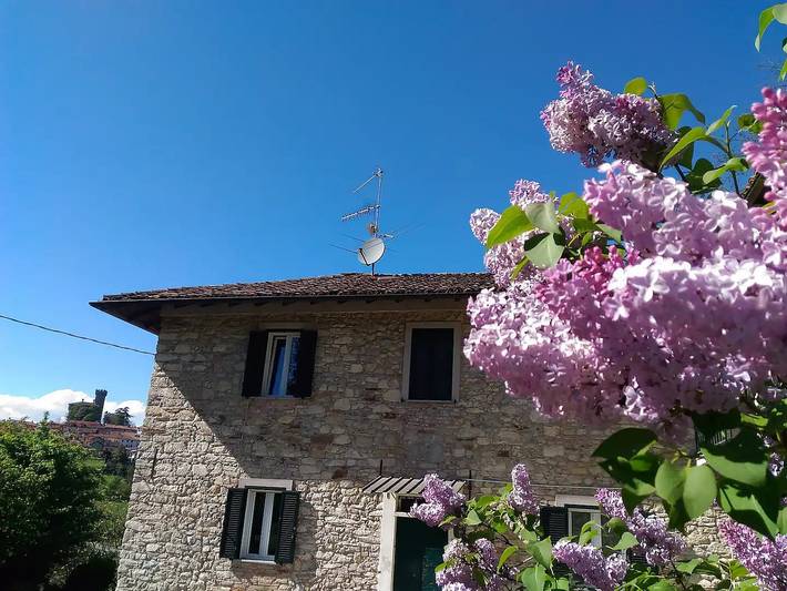 Hel lejlighed, Apartment 'Casa Dei Nonni' with Mountain View, Private Terrace and Wi-Fi in Trisobbio, Alessandria Provinsen