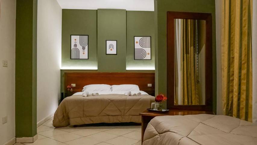 Hotel für 2 Personen, mit Balkon