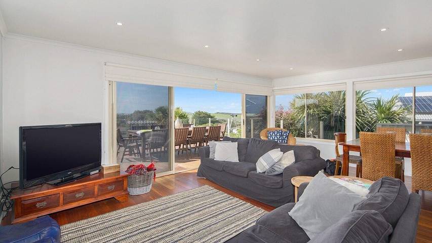 Holiday home for 16 people, with garden in Philip Island