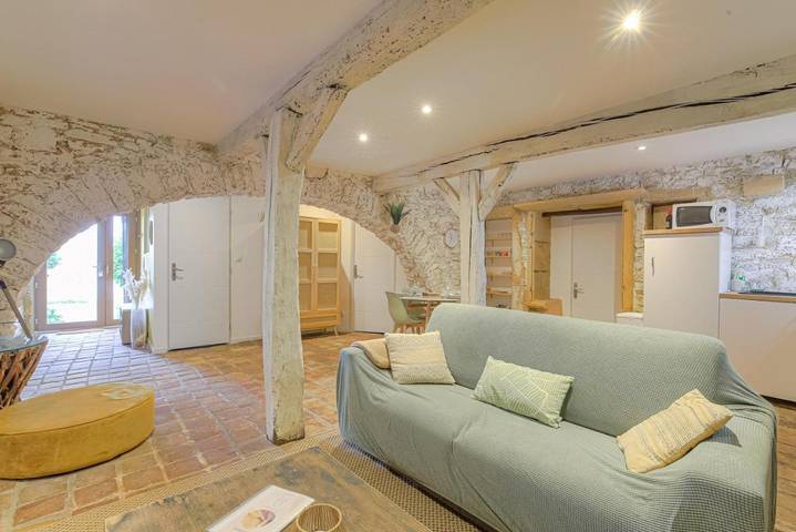 Gîte pour 4 personnes, avec terrasse et piscine à Pouilly-le-Monial - 3