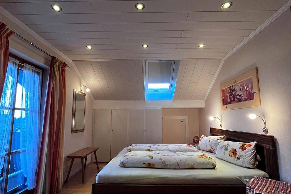 Ganze Wohnung, Ferienwohnung 90 qm, 2 Schlafzimmer, Balkon in Rimsting, Chiemsee