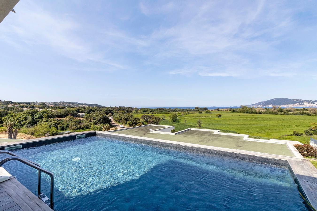 Maison de vacances « Rez De Face À La Mer » avec vue sur la mer, Wi-Fi et climatisation in Grosseto-Prugna, Région d'Ajaccio