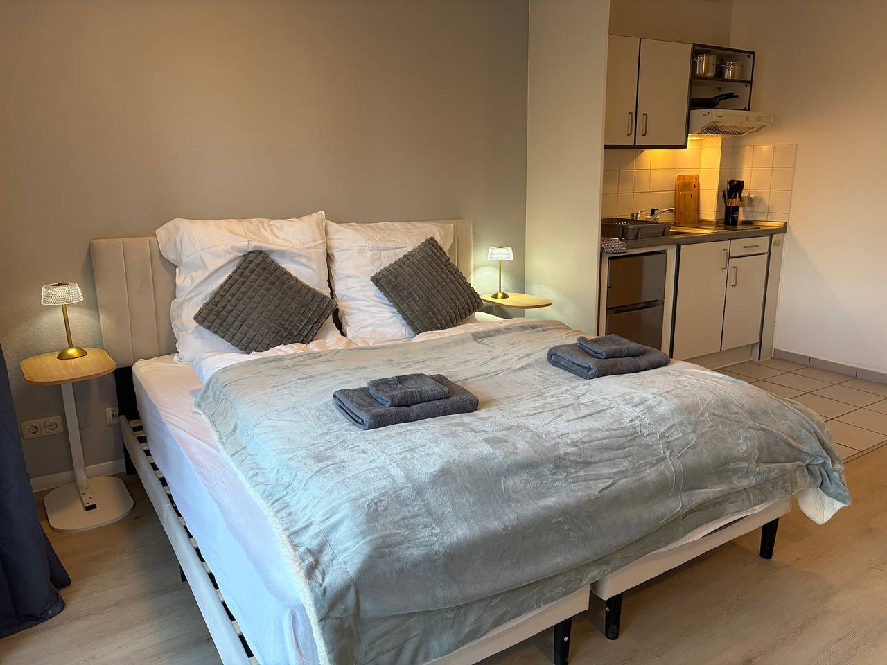 Ganze Wohnung, Apartment „Double Studio 1“ mit Wlan in Lübeck (Stadt), Lübeck