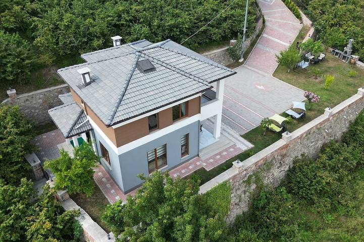 Chalet para 4 personas, con balcón además de jardín y jacuzzi, Se admiten mascotas - 1