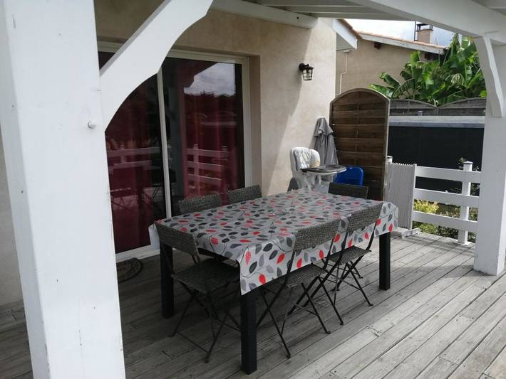 Location de vacances pour 6 personnes, avec jacuzzi et jardin à Pujols (Gironde) - 2
